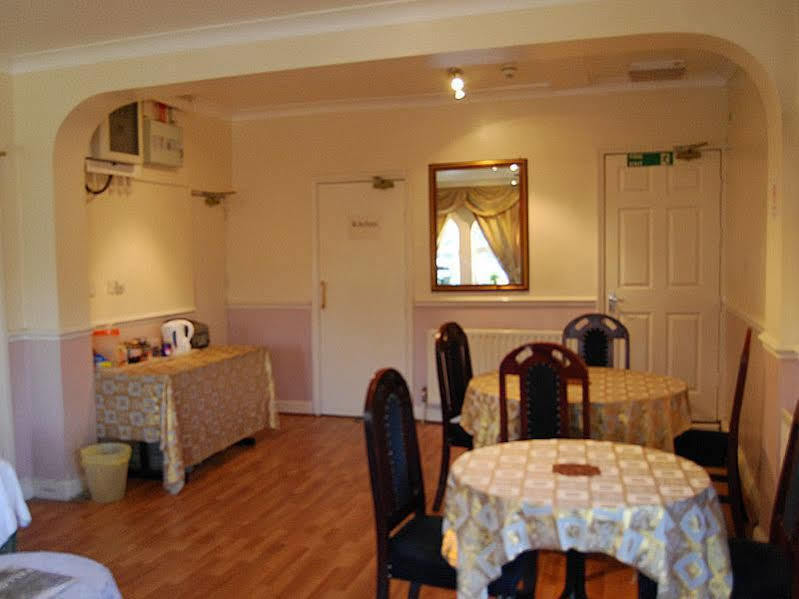 Hillingdon Lodge Екстер'єр фото